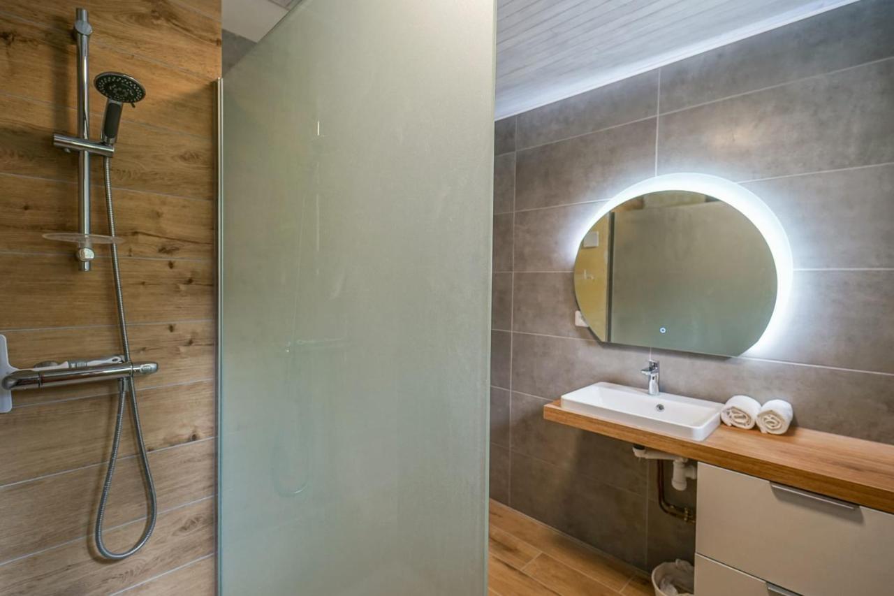 La Tournette superbe appartement au calme à 300 mètres du lac Sévrier Esterno foto